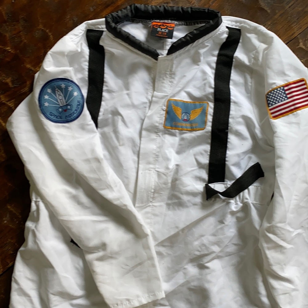 Kids’ astronaut costume